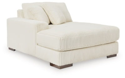 Lindyn Sectional with Chaise - Levi's Discount Furniture (Vineland, NJ)