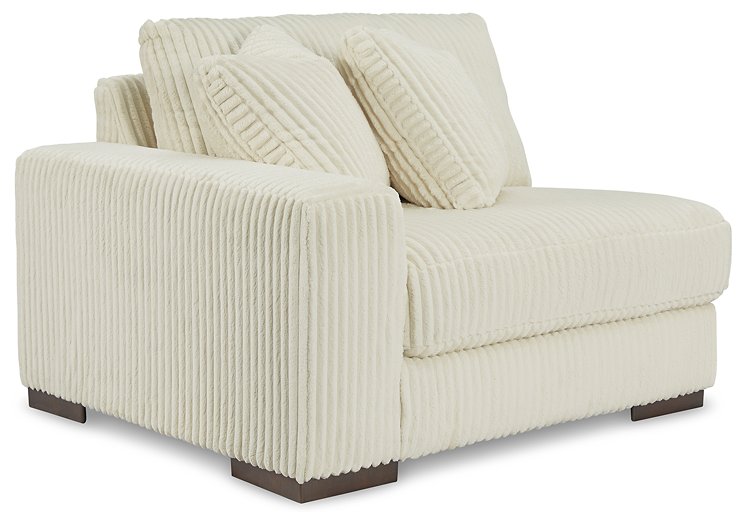 Lindyn Sectional - Levi's Discount Furniture (Vineland, NJ)