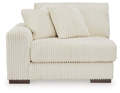 Lindyn Sectional with Chaise - Levi's Discount Furniture (Vineland, NJ)