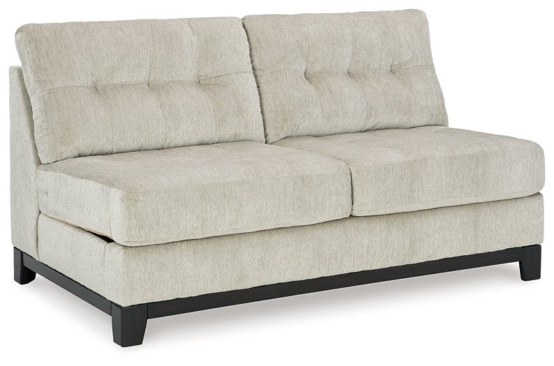 Maxon Place Sectional with Chaise - Levi's Discount Furniture (Vineland, NJ)