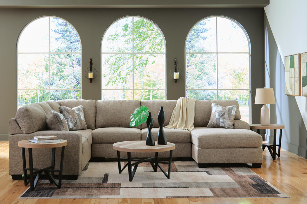 Newellen Sectional with Chaise - Levi's Discount Furniture (Vineland, NJ)