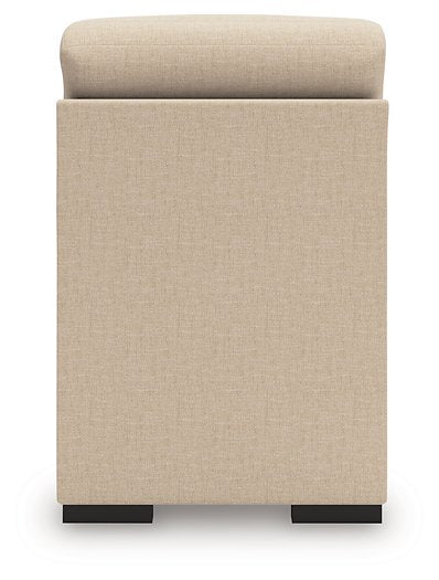 LadyMae Sectional with Chaise - Levi's Discount Furniture (Vineland, NJ)