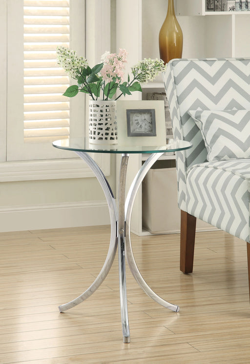 Eloise Side Table - Levi's Discount Furniture (Vineland, NJ)
