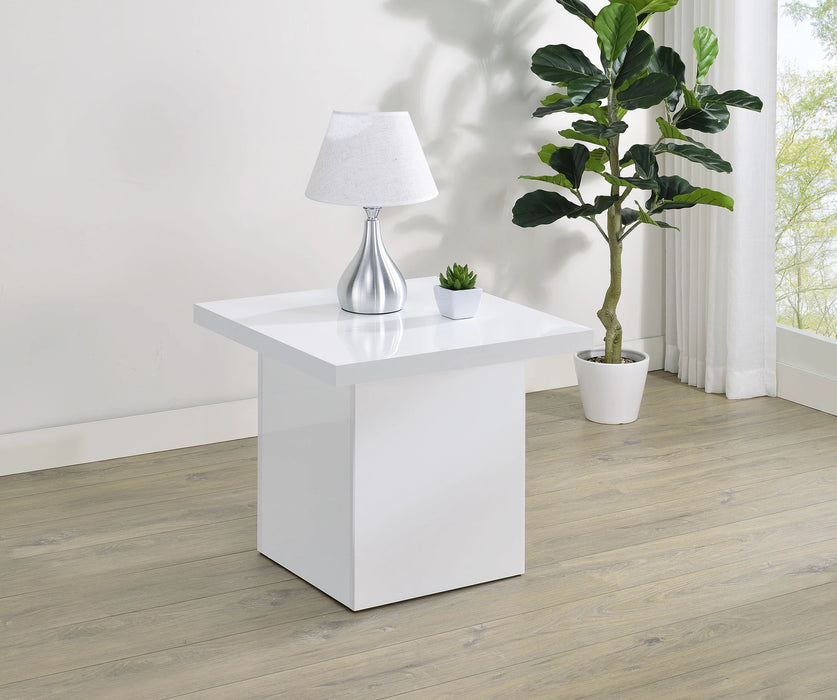 Devar End Table - Levi's Discount Furniture (Vineland, NJ)