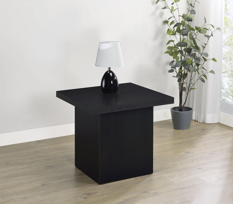 Devar End Table - Levi's Discount Furniture (Vineland, NJ)