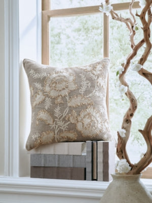 Viveka Pillow (Set of 4) - Levi's Discount Furniture (Vineland, NJ)