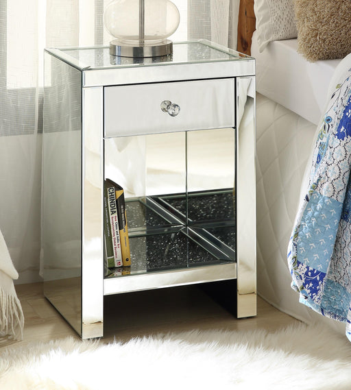 Noralie Mirrored & Faux Diamonds Accent Table - Levi's Discount Furniture (Vineland, NJ)