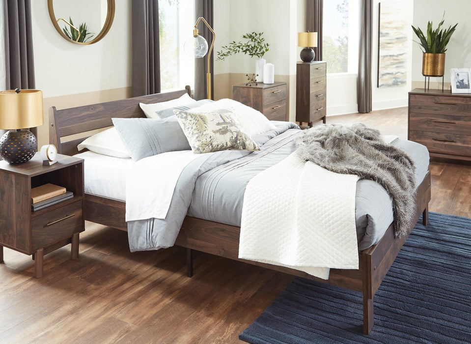 Calverson Bed - Levi's Discount Furniture (Vineland, NJ)