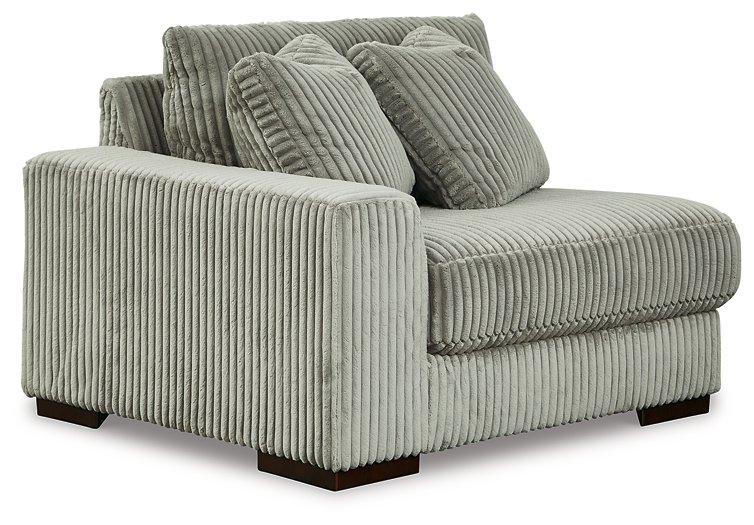 Lindyn Sectional Sofa - Levi's Discount Furniture (Vineland, NJ)