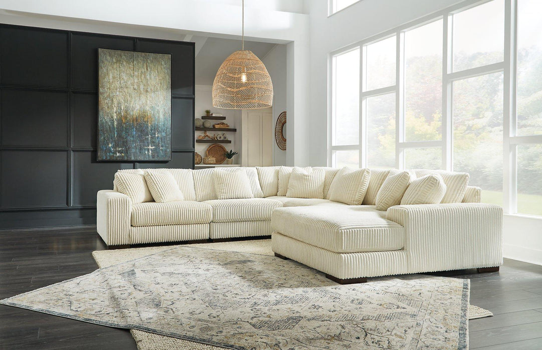 Lindyn Sectional with Chaise - Levi's Discount Furniture (Vineland, NJ)