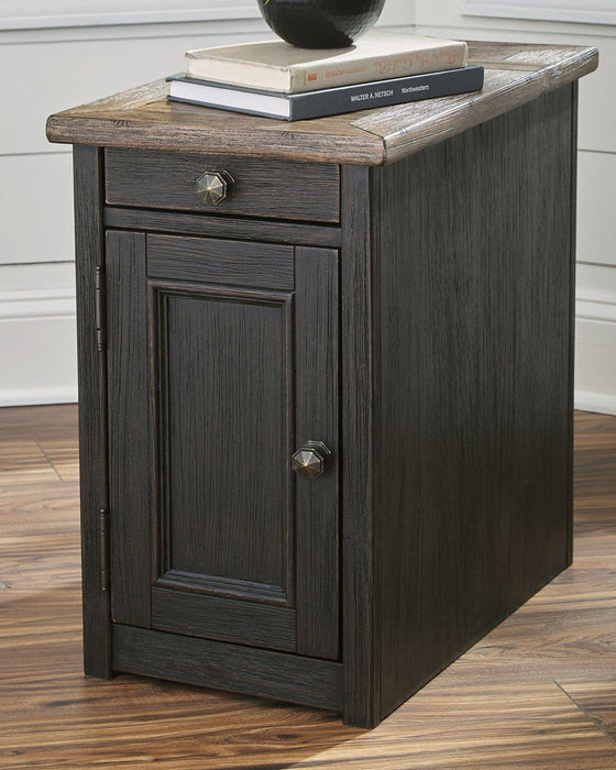 Tyler Creek End Table Set - Levi's Discount Furniture (Vineland, NJ)