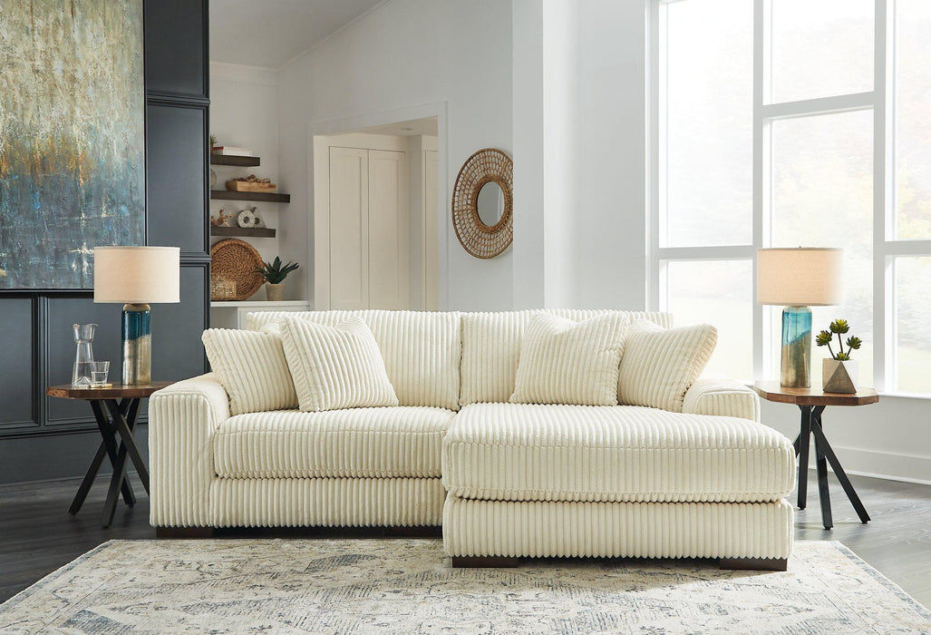 Lindyn Sectional with Chaise - Levi's Discount Furniture (Vineland, NJ)