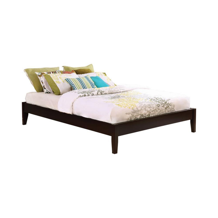 Hounslow California King, E.King, & Queen Universal Platform Bed Cappuccino - Levi's Discount Furniture (Vineland, NJ)
