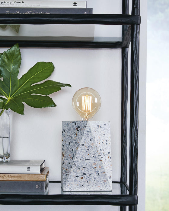 Maywick Table Lamp Set - Levi's Discount Furniture (Vineland, NJ)
