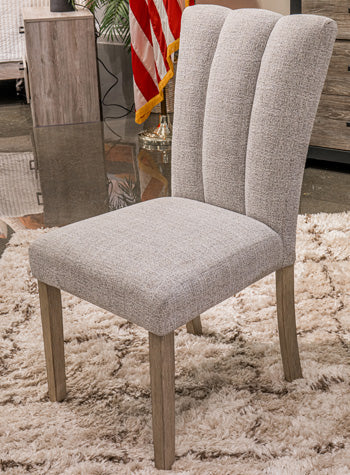 Larawyn Dining Chair - Levi's Discount Furniture (Vineland, NJ)