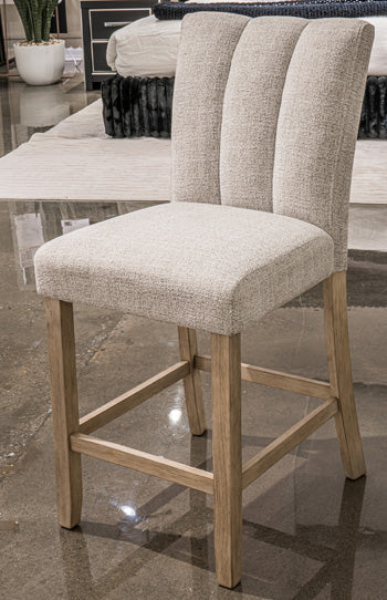 Larawyn Counter Height Barstool - Levi's Discount Furniture (Vineland, NJ)