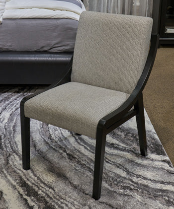 Darcyjo Dining Chair - Levi's Discount Furniture (Vineland, NJ)