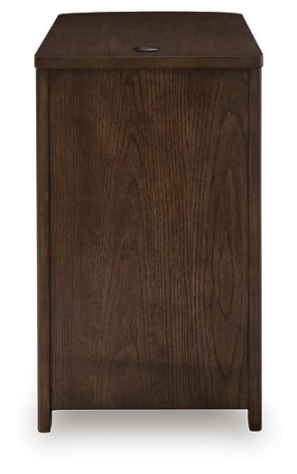 Camdill Chairside End Table - Levi's Discount Furniture (Vineland, NJ)