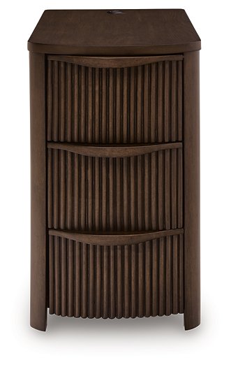 Camdill Chairside End Table - Levi's Discount Furniture (Vineland, NJ)