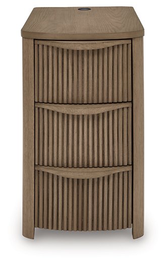 Camdill Chairside End Table - Levi's Discount Furniture (Vineland, NJ)