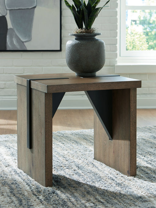 Kandinew End Table - Levi's Discount Furniture (Vineland, NJ)