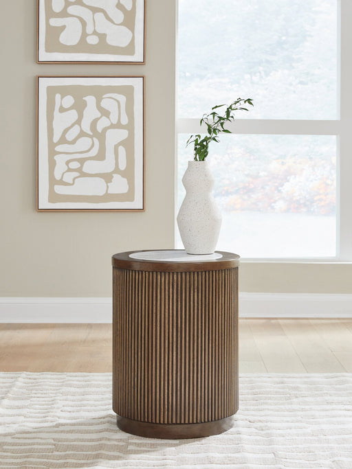Hadonna End Table - Levi's Discount Furniture (Vineland, NJ)