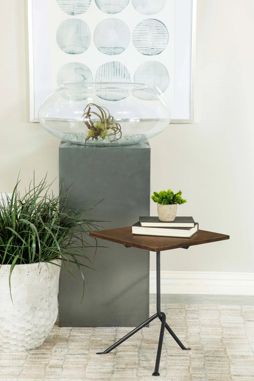 Heitor Side Table - Levi's Discount Furniture (Vineland, NJ)