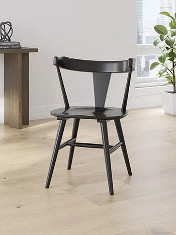 Gretlynn Dining Chair - Levi's Discount Furniture (Vineland, NJ)